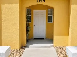 Comfortable Home at Berkley Resort near Disney 3BR Pool and Parking