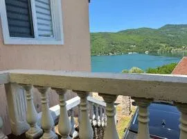 Perućac - Apartman sa pogledom na jezero