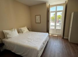 Casa da Praça- Boutique Rooms，位于塔维拉的酒店
