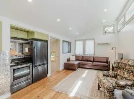 Cozy recreation home with full kitchen washer & dryer private lot and WIFI