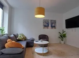 Charming 2 bedroom apartment free parking