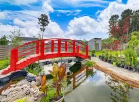 6 Mi to Camp Lejeune! Family Home w/ Koi Pond