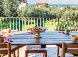 Beautiful house with sea view and amazing garden