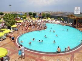 Olympic Park Hotel Aqua & Sports Centre，位于Incek的酒店