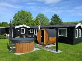 Cozy Holiday Home With Sauna And Hot Tub