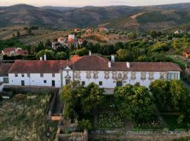 SOLAR DAS ARCAS Manor House，位于Podence的酒店