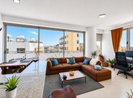 Seaview Apt 3 min Walk to Beach，位于拉纳卡的酒店