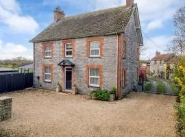 Riverside farmhouse on the Somerset Levels