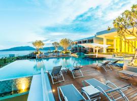 Crest Resort & Pool Villas - SHA Extra Plus，位于芭东海滩的度假村