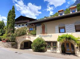 Ferienwohnungen St Hippolyt mit Hallenbad，位于拉古多的酒店