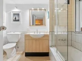 Oceanfront Gem at Trinity Beach - Pool - Sea View