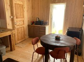 Karula Stay - 2 Bedroom City House and Caravan，位于Antsla的酒店
