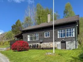 5 Bedroom Amazing Home In Matre