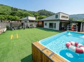 Hongcheon Lucky Dog Pension