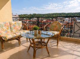 Central Grevena Retreat with Mountain Views，位于格雷韦纳的酒店