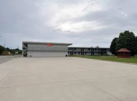 Econo Lodge Calhoun South