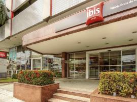 维多利亚普拉亚多康拓宜必思酒店，位于维多利亚的酒店