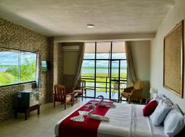 La Posada del Cauchero Hotel & Suites，位于伊基托斯的酒店