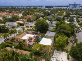 2/1 minutes from beach/downtown/airport