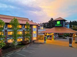 Holiday Inn Victoria - Elk Lake by IHG，位于维多利亚的酒店
