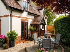 Measure Cottage - Sleeps 4 - Private Hot tub and garden