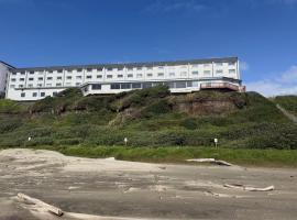 Newport Oceanfront Inn，位于新港的酒店
