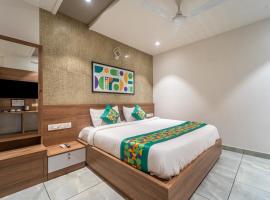 Treebo MR Motel, 10 Mins To Airport，位于Mattanūr的酒店
