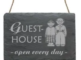 GUEST-HOUSE -Die kleine Älpler Suite - Tradition trifft Gemütlichkeit , less is more