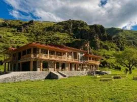 Vardzia Hills