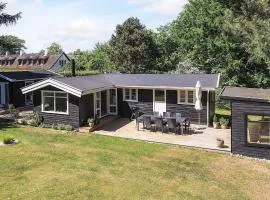 6 person holiday home in Gilleleje-By Traum