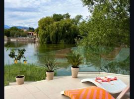 Mostar - Luxury Villa Buna，位于Buna的酒店