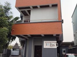 3 bedroom apartment Magodo GRA，位于Sagisa的酒店