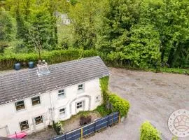 Benmore Mews Cottages by Escape Ordinary