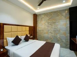 Brown Inn Luxury Hotel Near US Consulate BKC