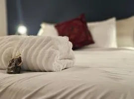Hibiscus Suite - Private Studio Apartment in Rhinebeck Village