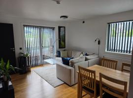Apartment with terrace, pool, sauna, and free parking，位于沃斯的酒店