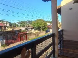 Ótima casa perto de mercados pracinha e posto de gasolina