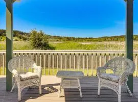 < 1 Mi to Beach! Ocean-View Getaway in Freeland