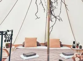 Bushcraft Glamping Møn with Stunning Sunrise View