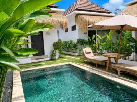 Susurro Villas - New Cozy Bungalow - Private Kitchen - 80Mbps WiFi，位于龙目岛库塔的酒店