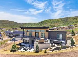 Modern Mountain Villa Near Deer Valley Sleeps 14