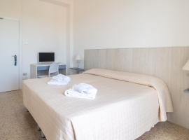 Hotiday Castelsardo Spiaggia，位于卡斯特尔萨多的酒店