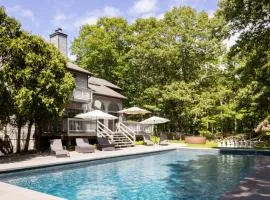 Meadowood Manor by Rove Travel - 6BR Outdoor Spaces
