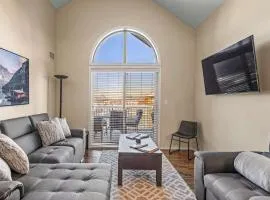 Ridgeview Retreat 2BR Den with Hot Tub Sleeps 7