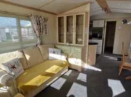 Beachcomber Cabin Dog Friendly - Anderby Creek