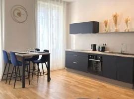 Côté Cour
