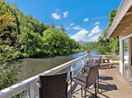 2 Bed 1 Bath Vacation home in Sylva