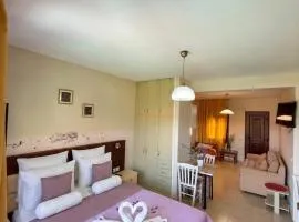 Ta Kalamakia Apartments