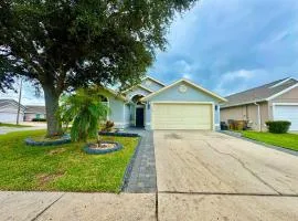 Modern 4BR2BA with pool in gated community