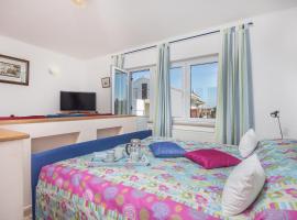 Apartments Villa-Passat，位于波雷奇的酒店